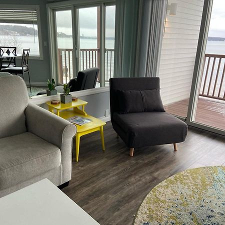 Beachside 216 With Pool Hot Tub And Private Deck Overlooking East Bay Traverse City Exterior foto